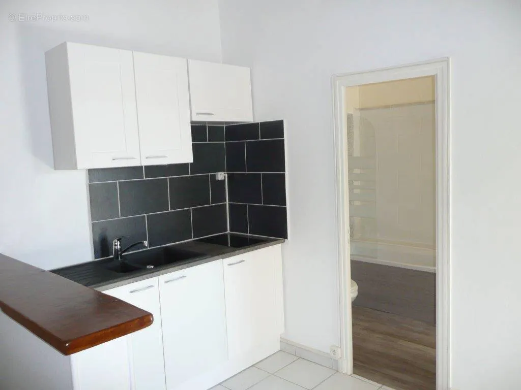 Cucina - Refurbished T3 Apartment in Draguignan