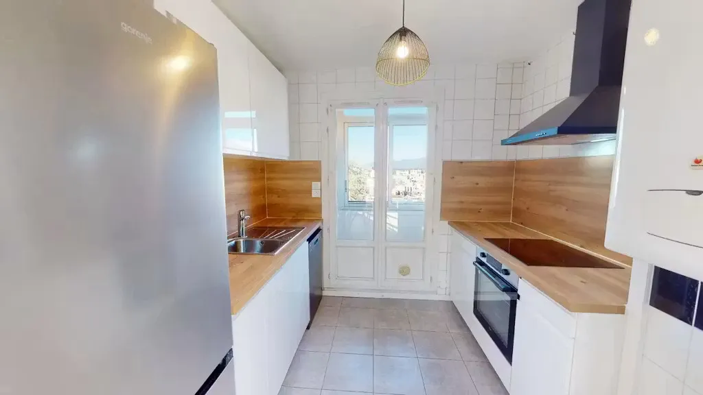 Köök - Furnished Flat in Saint-Martin-d’Hères