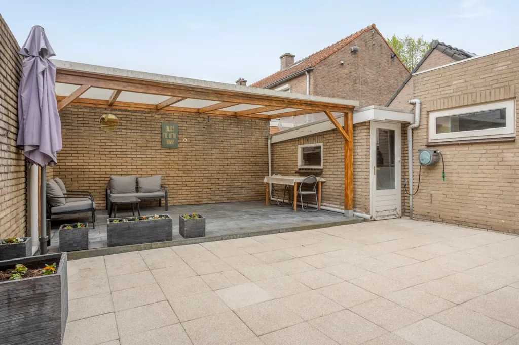 Aed - Two-Storey House with Garden in Drunen
