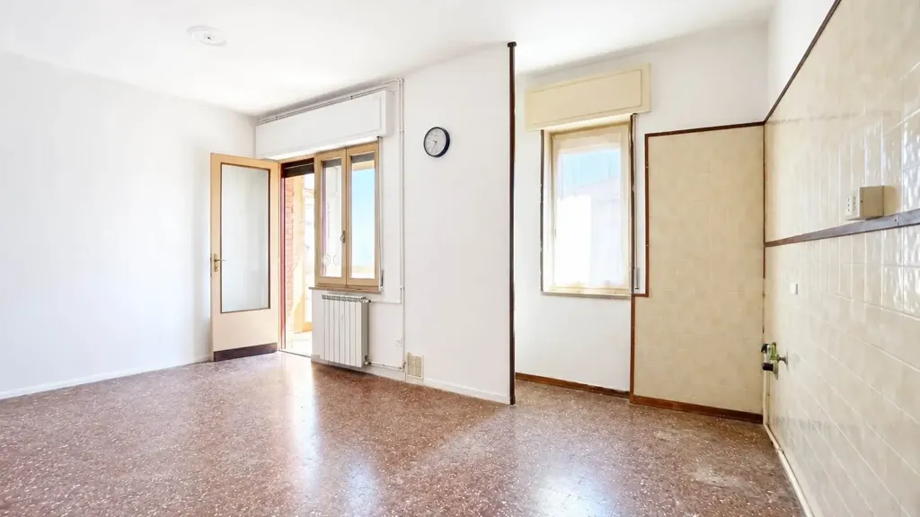 Pièces - Spacious Apartment to Modernise in Trieste
