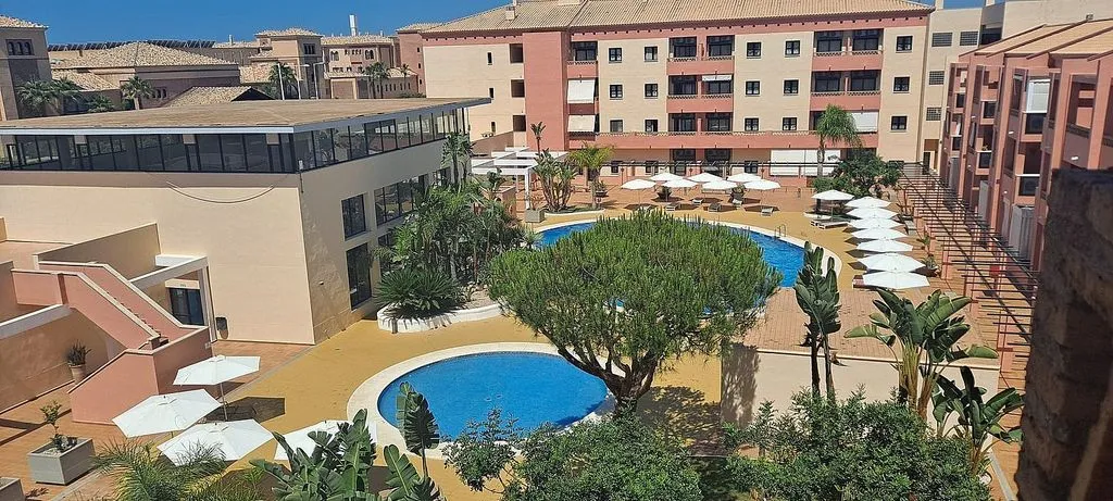 Piscina - 1-Bed Apartment with Pool on Avenida Del Decano