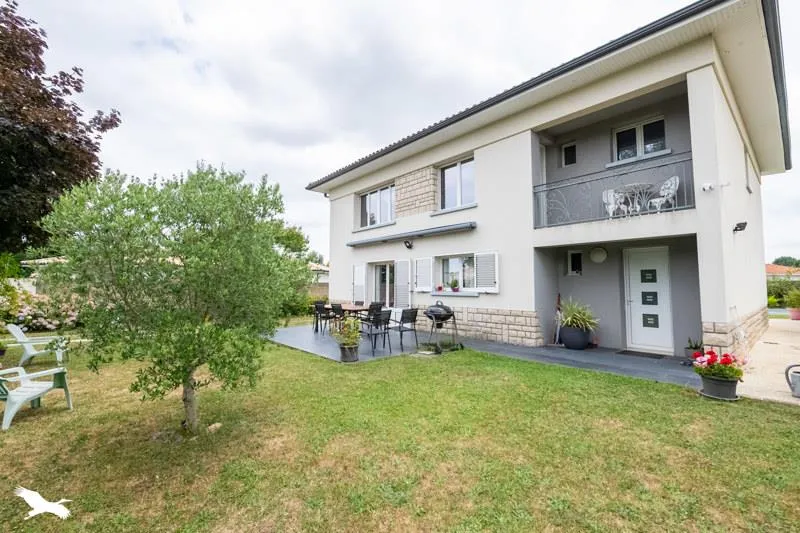 Jardin - Maison Familiale avec Piscine à Sainte-Eulalie