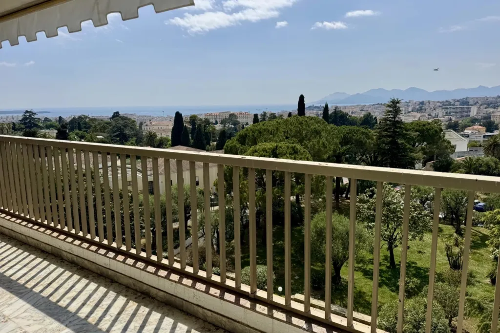 Rõdu - Apartment with Terrace in Cannes Oxford