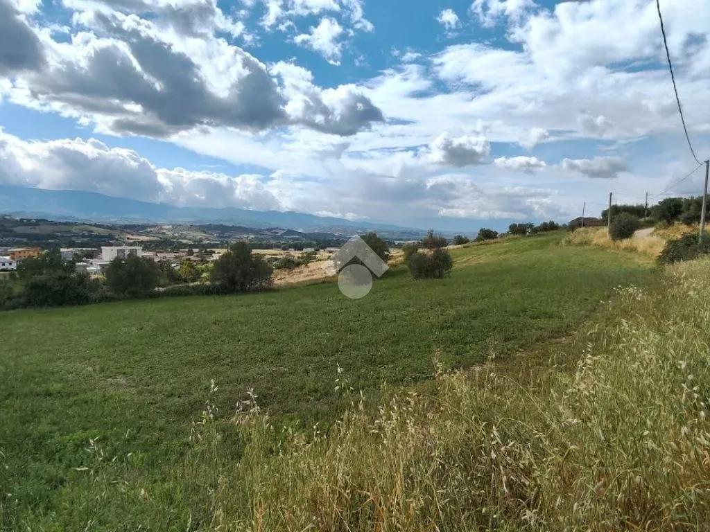 Garden - Buildable Residential Plot in Luzzi