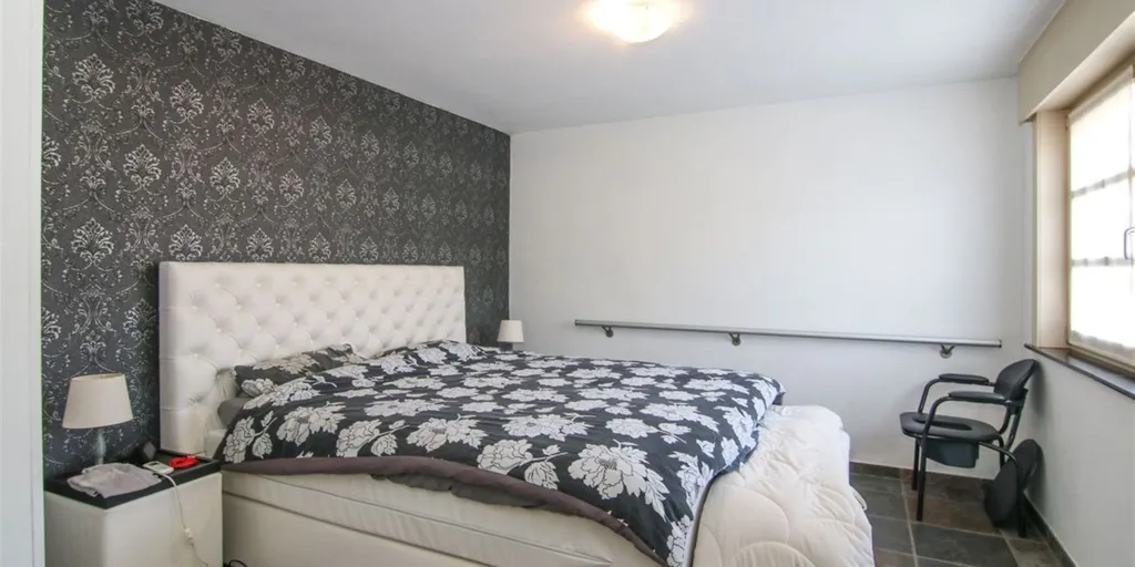 Magamistoad - Ground Floor House with Warehouse in Gullegem