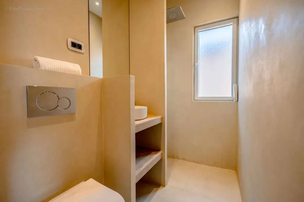 Salles de bain - Appartement Luxueux avec Vue Mer à Sainte-Maxime