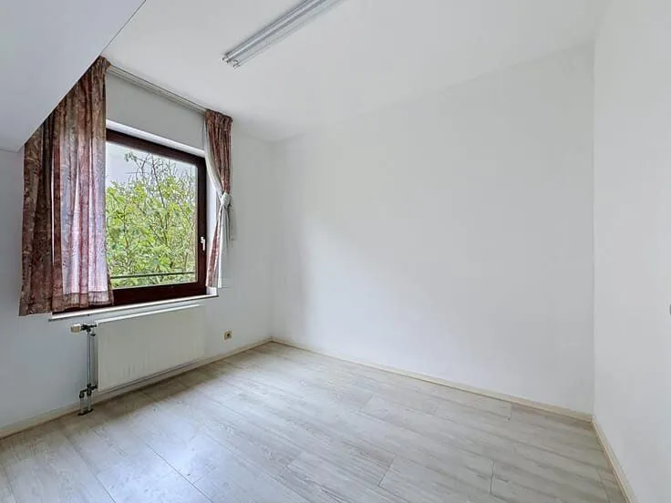 Rooms - 2-Bedroom Apartment with Terrace in Wavre