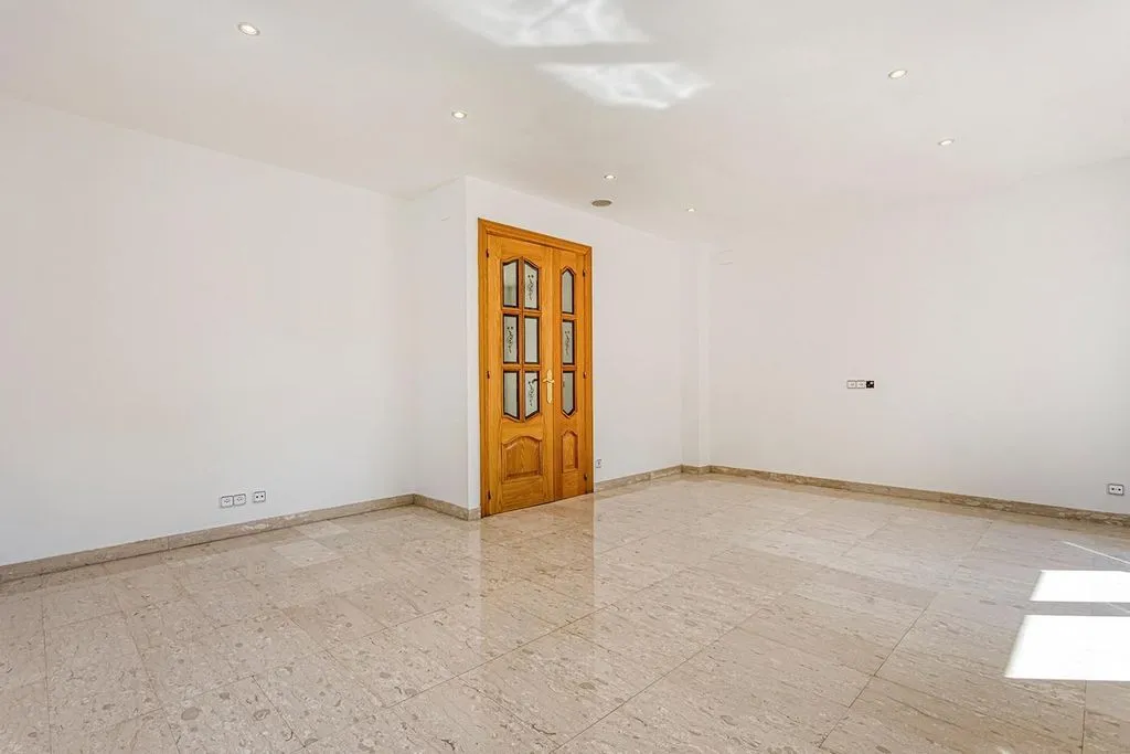 Rooms - Luxury Detached House with Terrace in Igualada
