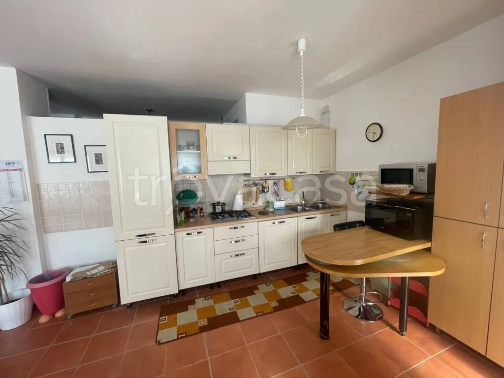 Köök - Rear-Accessed Apartment with Garden in Perugia