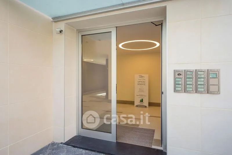 Esik - Eco-Friendly Apartment with Balcony in Genoa