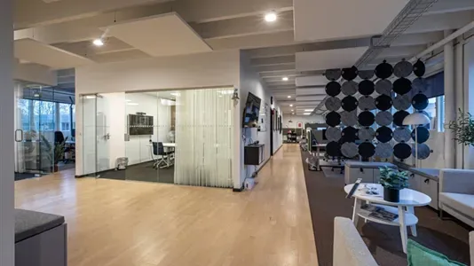 Kabinet - Modern Office with Glass Partitions in Albertslund