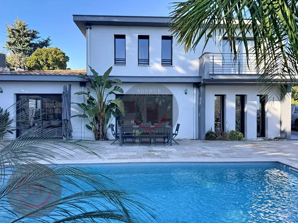 Bassein - Contemporary Villa with Pool in Secure Estate
