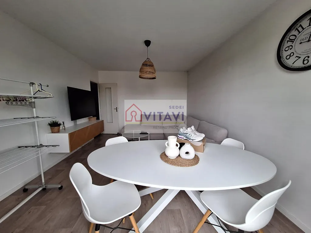 Söögituba - 3-Bed Apartment with Balcony in Creil