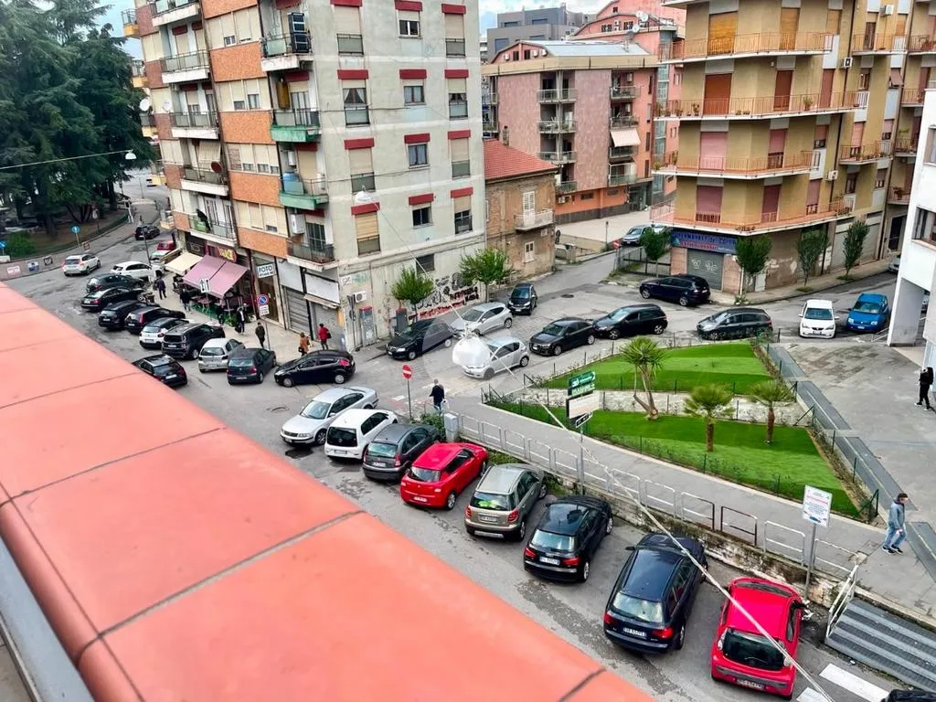 Balcón - Modern 3-Bedroom Apartment in Cosenza