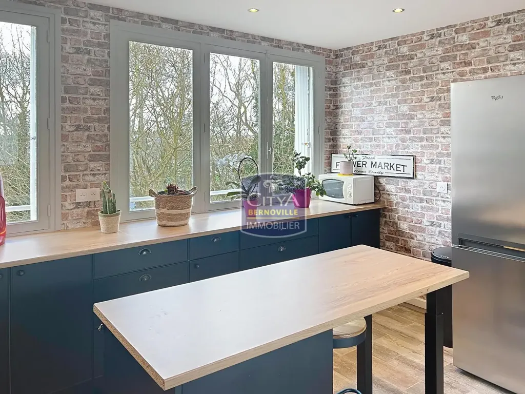 Köök - Rent-Generating 3-Bed Flat with Balcony in Saint-Quentin