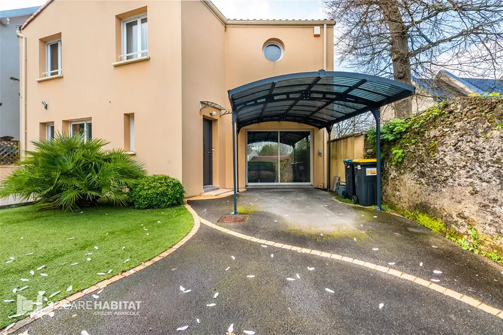 Esterno - Contemporary House with Garden in Rezé