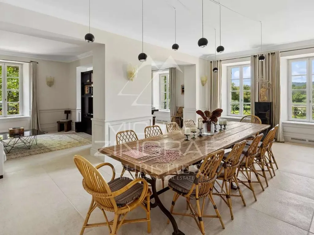 Salle à manger - Bastide Luxueuse avec 10 Chambres à Fayence