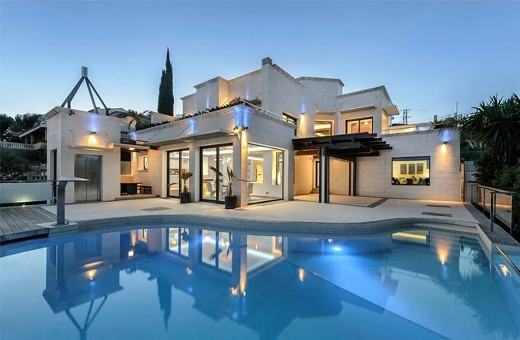 Pool - Chalet with Pool and Terrace in Bendinat