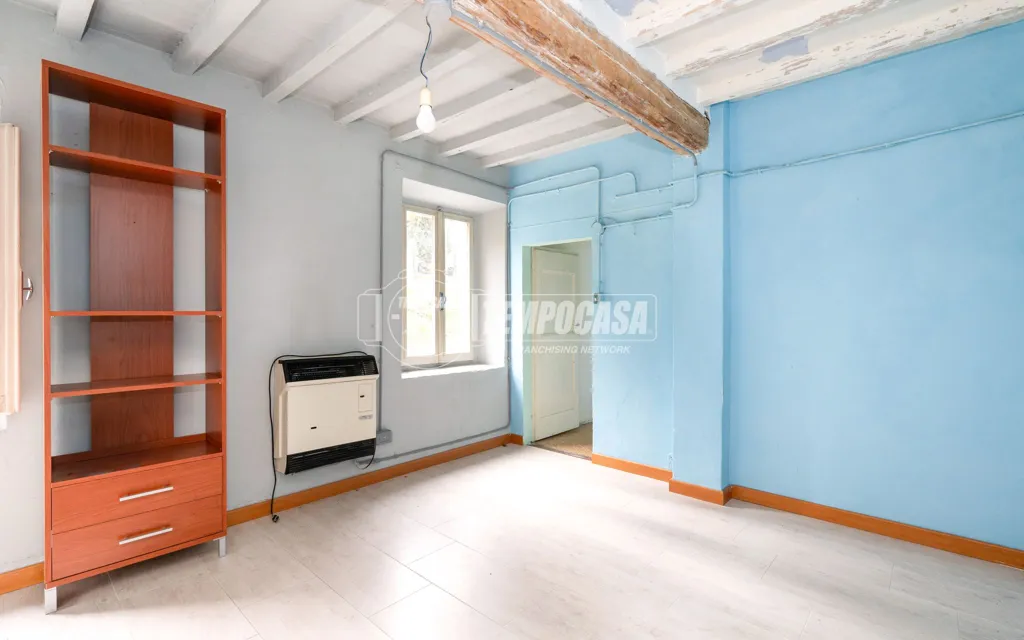 Toad - One-Bedroom Flat in Multi-Storey Building in Sassuolo