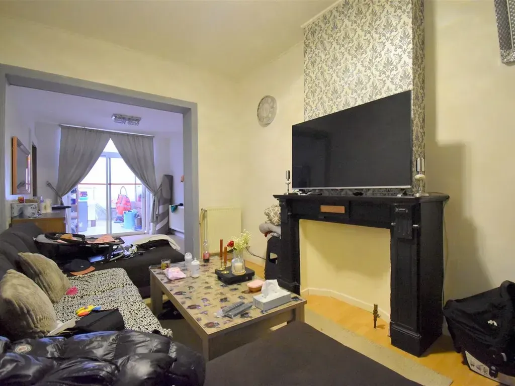 Séjour - Appartement avec Cour Privative à Schaarbeek
