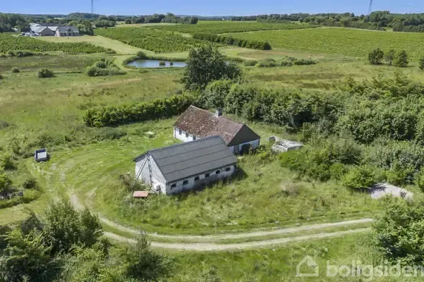 Õhuvaade - Agricultural Cottage with Large Plot in Aars