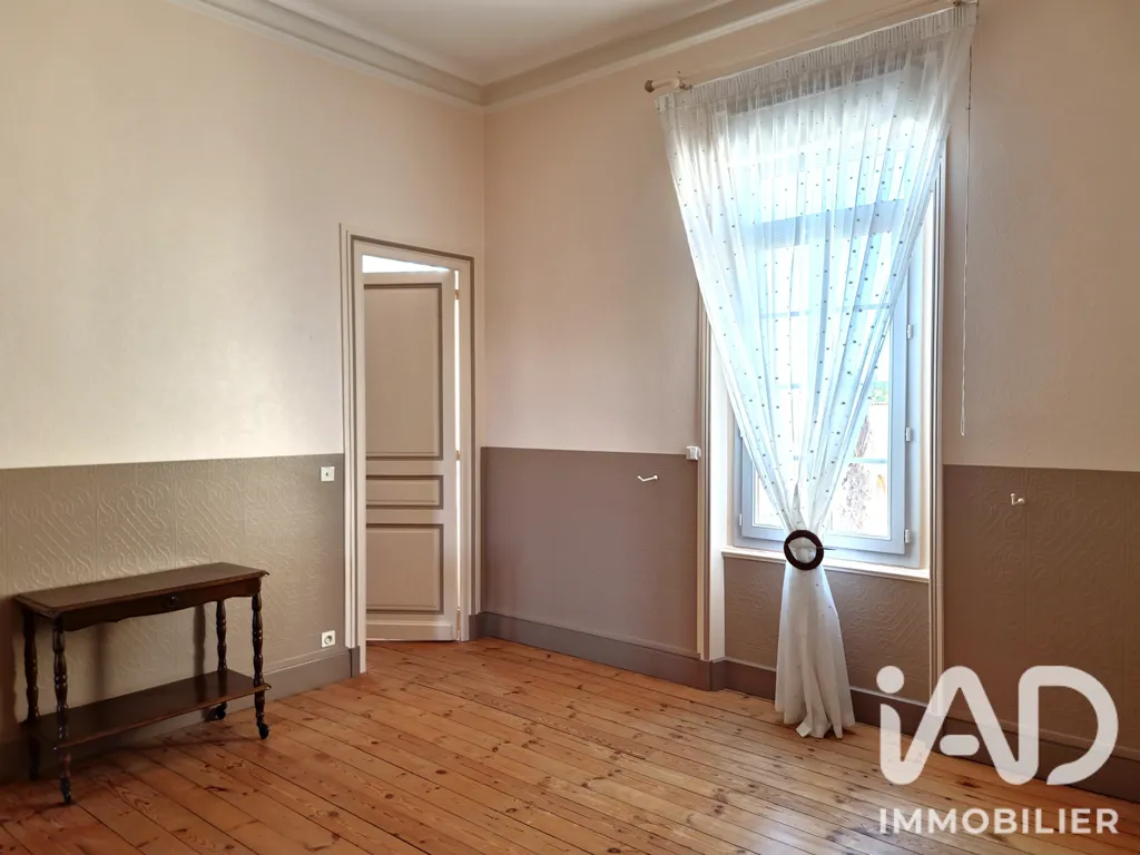 Stanze - Charming Townhouse with Art Deco Features in Cognac