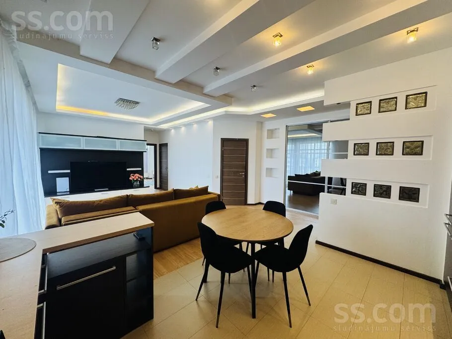 Salle à manger - 3-Bedroom Apartment with Terrace in Mārupe