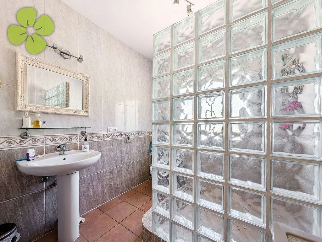 Salles de bain - Chalet with Pool and Mountain View in Vélez-Rubio