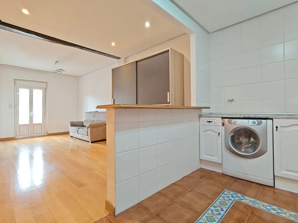 Kitchen - 1-Bedroom Flat with Balcony in Santiago Centre