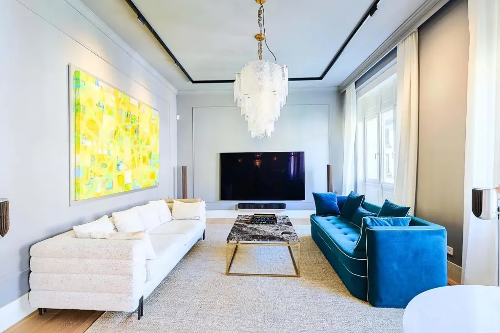 Elutuba - Luxury Apartment with Interior Garden in Madrid