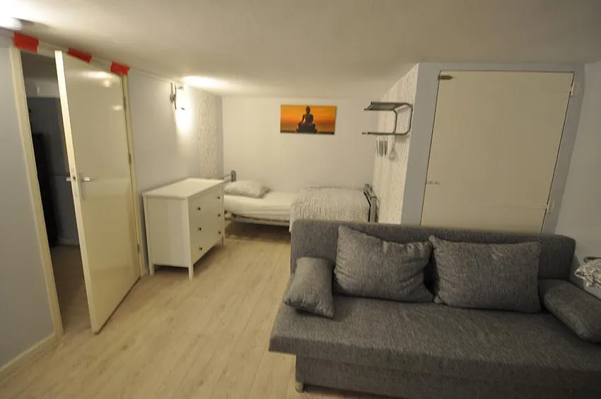 Chambres - Furnished Apartment with Balcony in Rotterdam