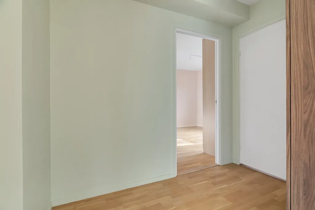 Entrée - Corner Flat with West-Facing Balcony in Norra Ängby