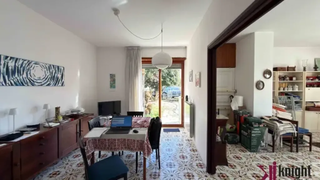 Salle à manger - Semi-Panoramic Apartment with Garden in Posillipo