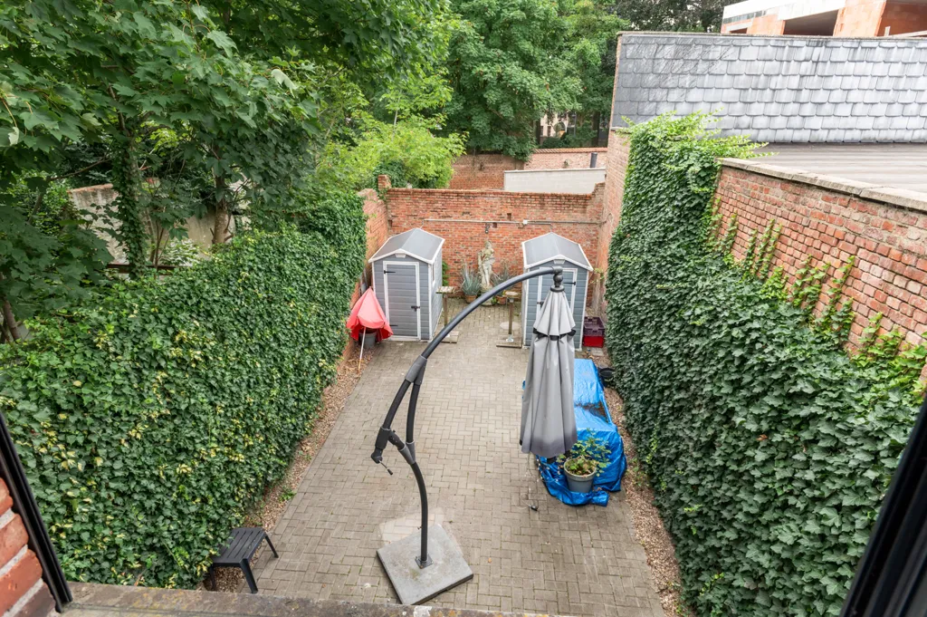 Aed - 3-toaline ärihoone asukohas Herentals