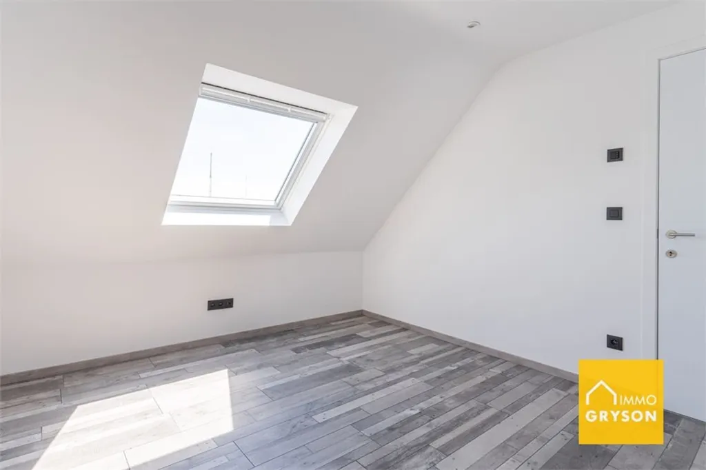 Toad - Luxurious Penthouse with Panoramic Views in Zwevezele