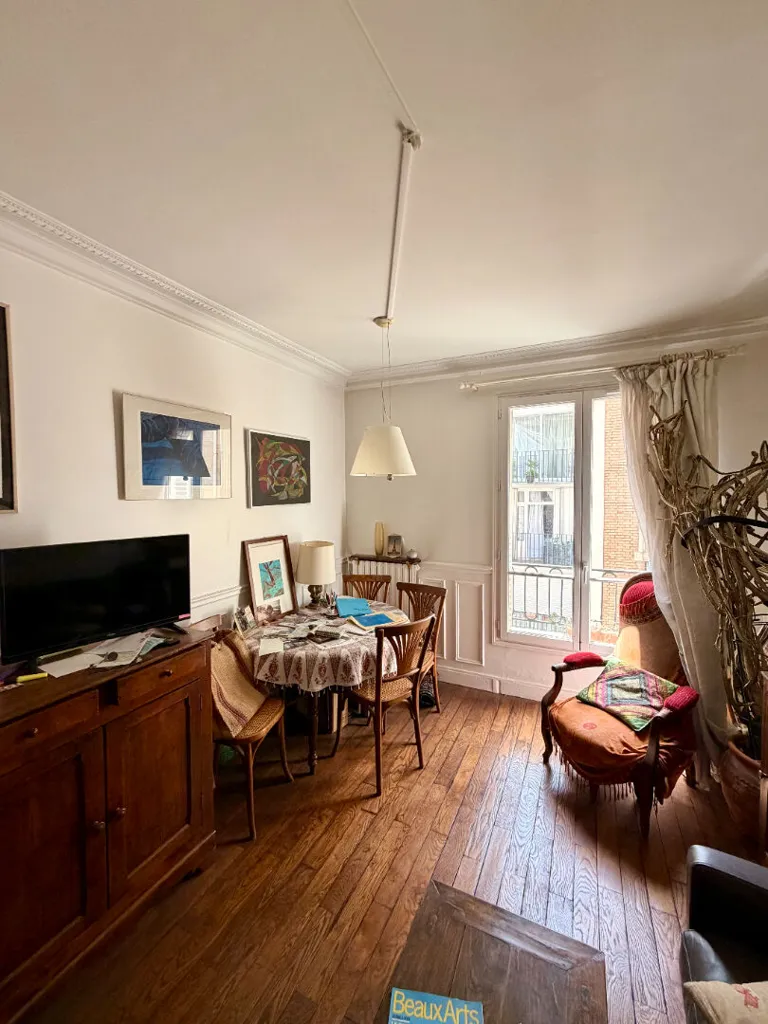 Soggiorno - 2-Bedroom Parisian Flat with Parquet Floors