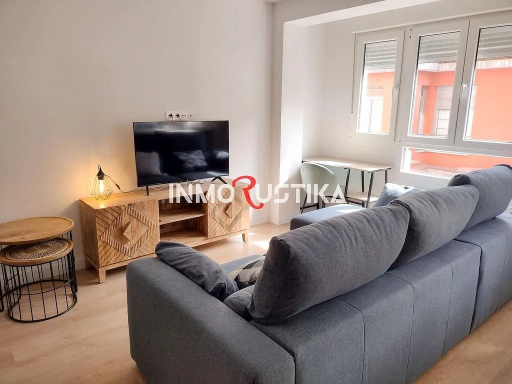 Living Room - Furnished Flat in Gijón Centre with Sea View