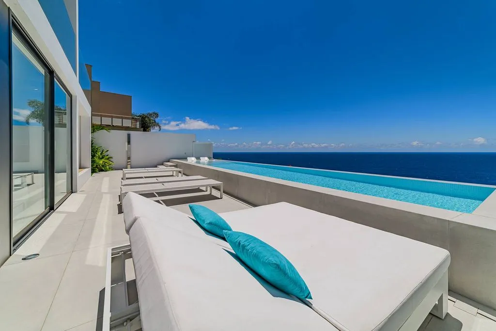 Piscine - Contemporary Villa with Sea Views in Santa Cruz