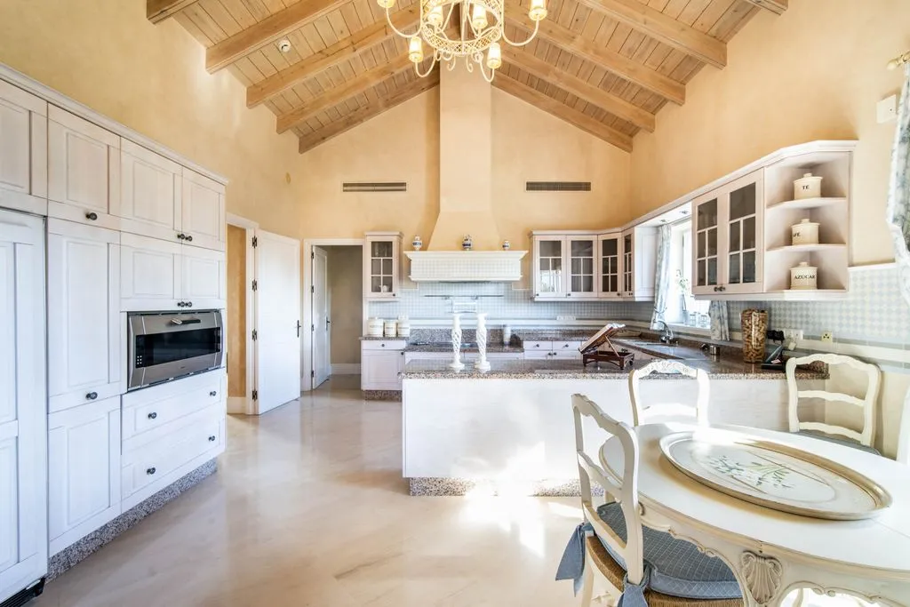 Cuisine - Mediterranean Villa with Sea View in Marbella