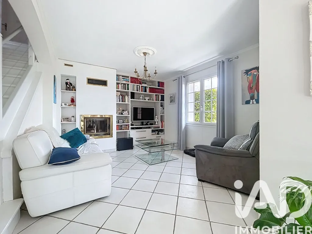 Séjour - Maison d'Architecte avec Vue Montagne à Héry-sur-Alby