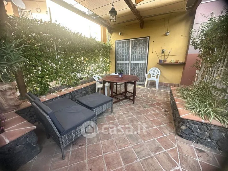 Terrasse - Ground Floor Trilocale with Private Garden in Aci Castello