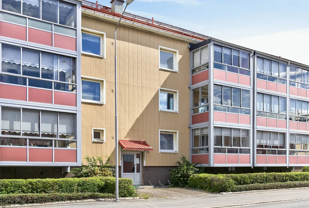 Exterior - Two-Bedroom Flat with Glazed Balcony in Oxelösund