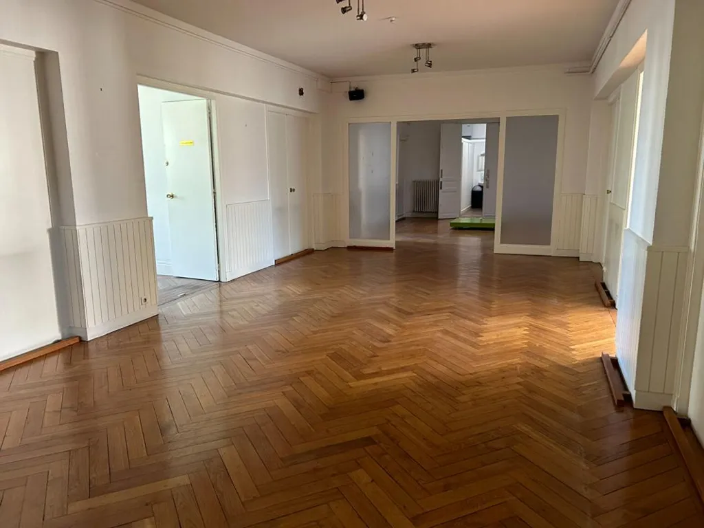 Séjour - Appartement de 8 Pièces avec Terrasse en Centre-Ville