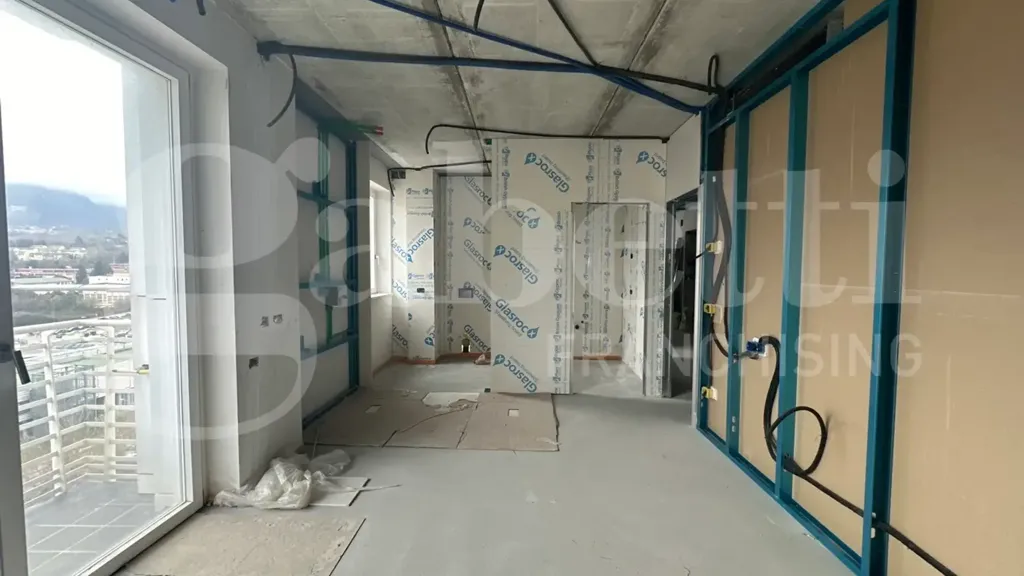 Pièces - Modern Apartment with Balcony in Avellino