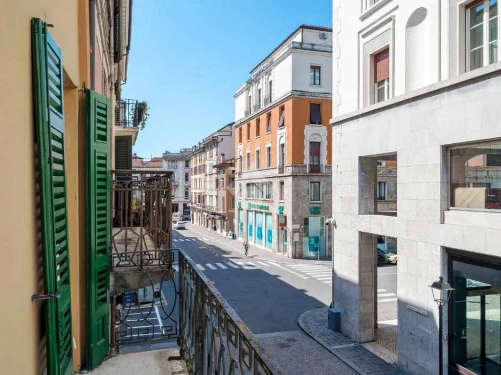 Balcon - Quadrilocale with Terrace in Brescia Centre