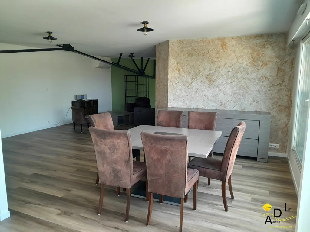 Söögituba - Spacious Flat with Views in Aigrefeuille Sur Maine
