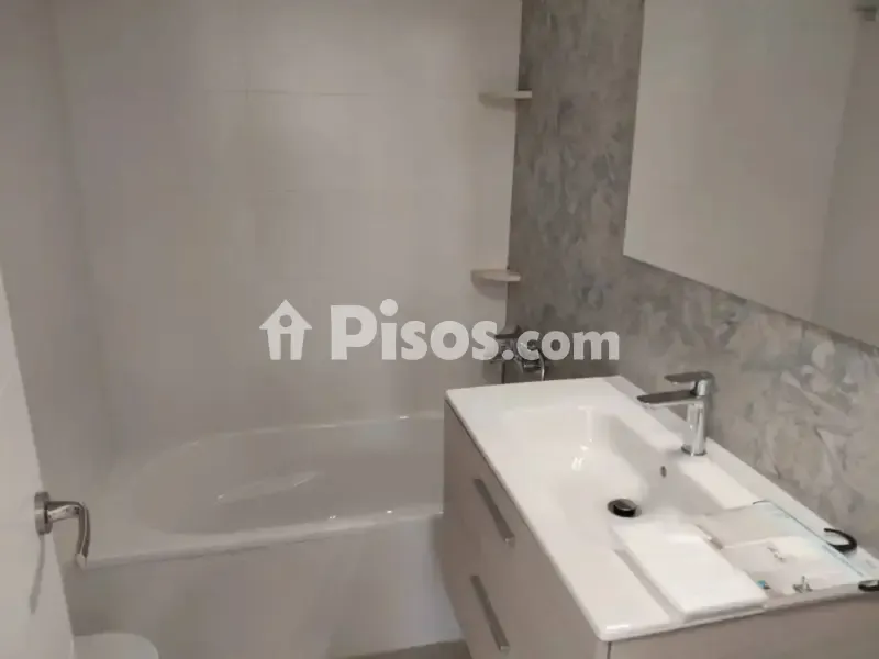 Vannitoad - Fully Renovated Flat with Balcony in La Salle