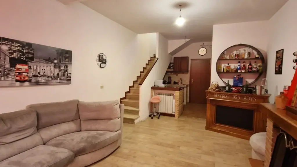 Séjour - Villa with Garden in Ciampino