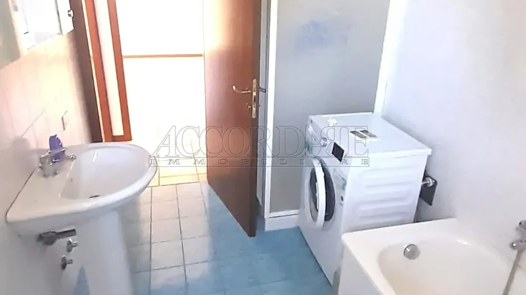 Salles de bain - Spacious Apartment with Terrace in Campodoro