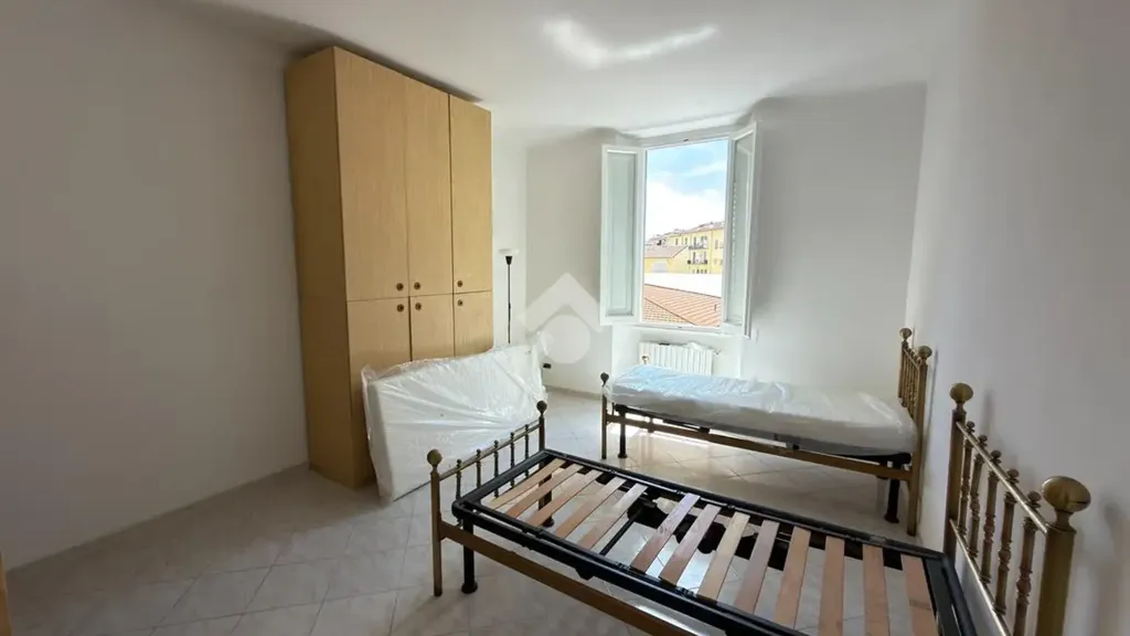 Magamistoad - Bedroom for Rent with Balcony in Central Florence